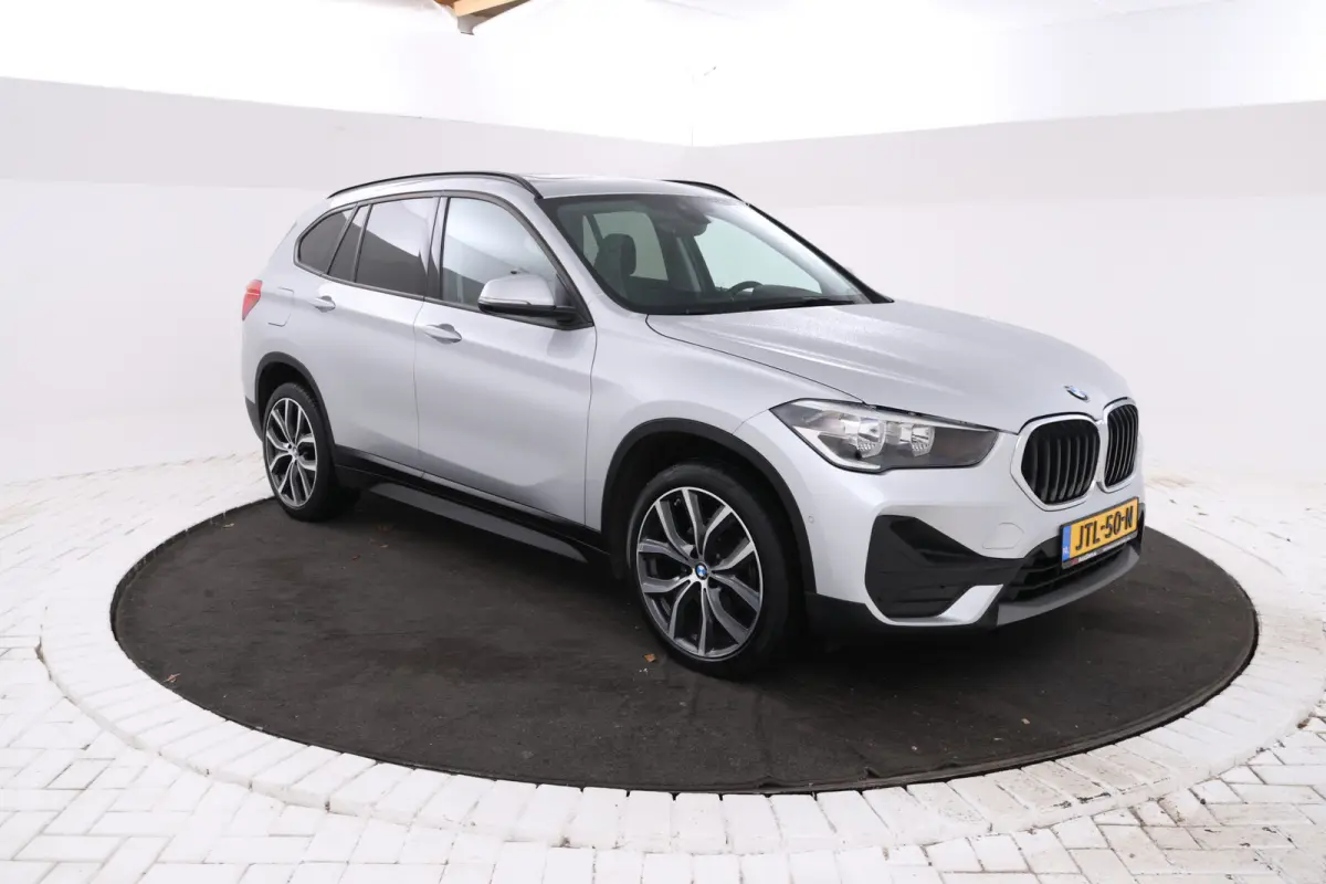 sDrive18d High Executive - Automaat, Panorama dak, Navigatie