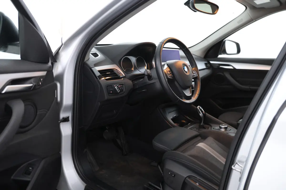 sDrive18d High Executive - Automaat, Panorama dak, Navigatie