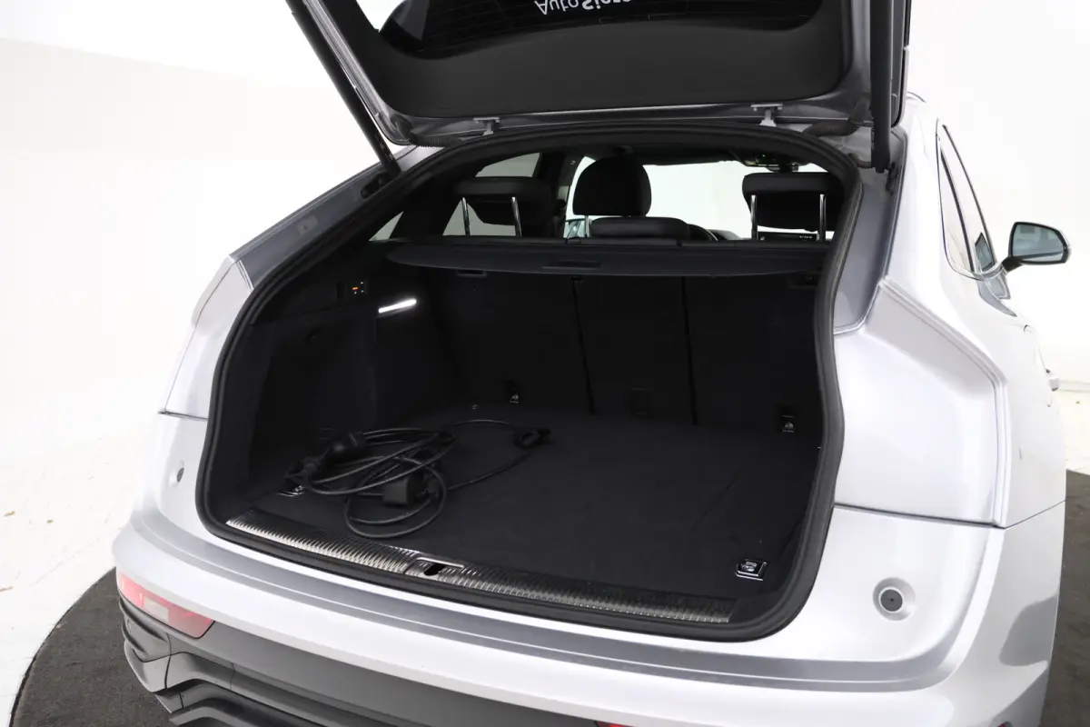 55 TFSI e S edition Electrische trekhaak, Apple carplay / Android auto, Panorama dak, S line!