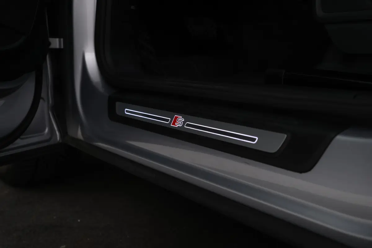 55 TFSI e S edition Electrische trekhaak, Apple carplay / Android auto, Panorama dak, S line!