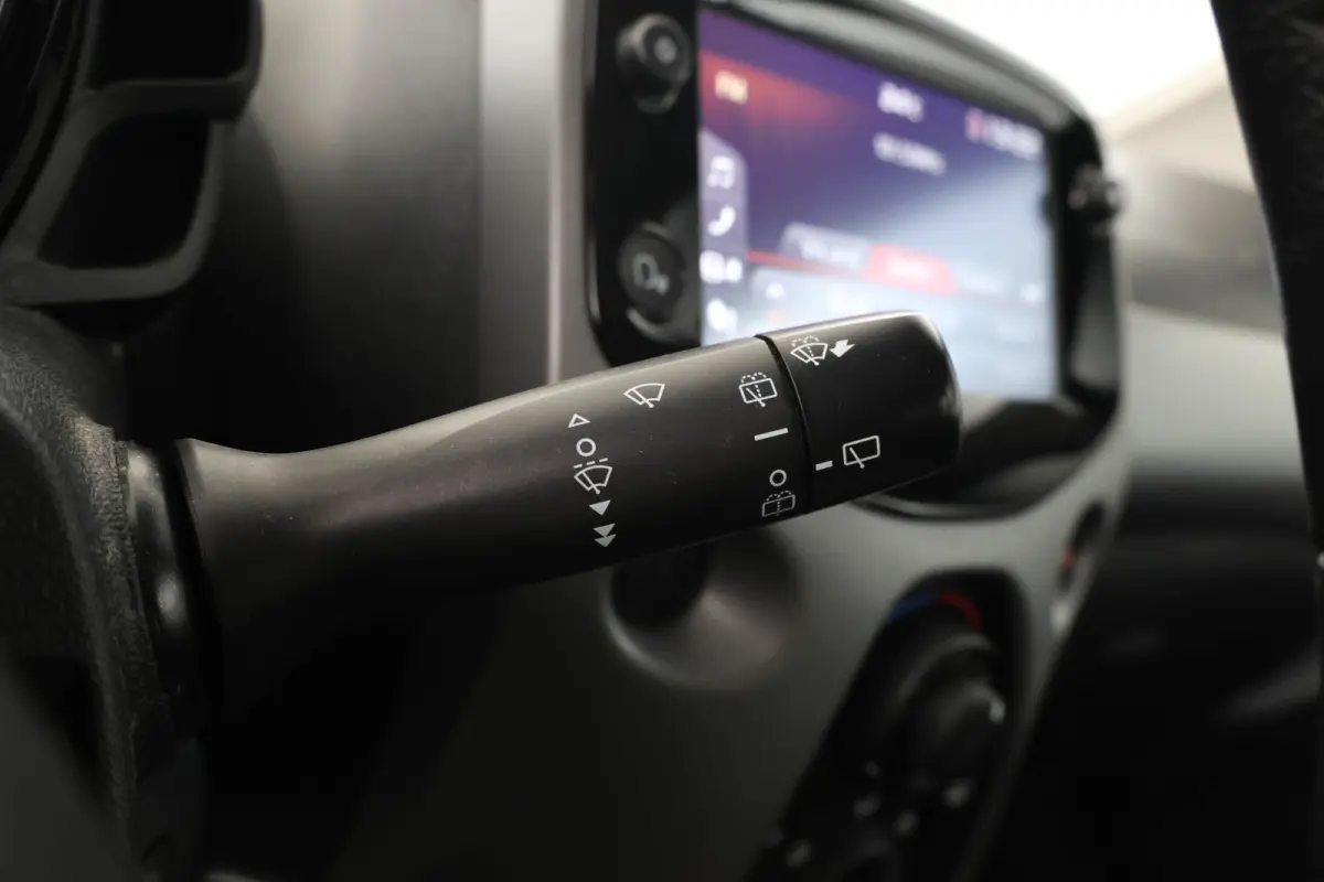 1.0 VVT-i x-play 5 Deurs, Camera,