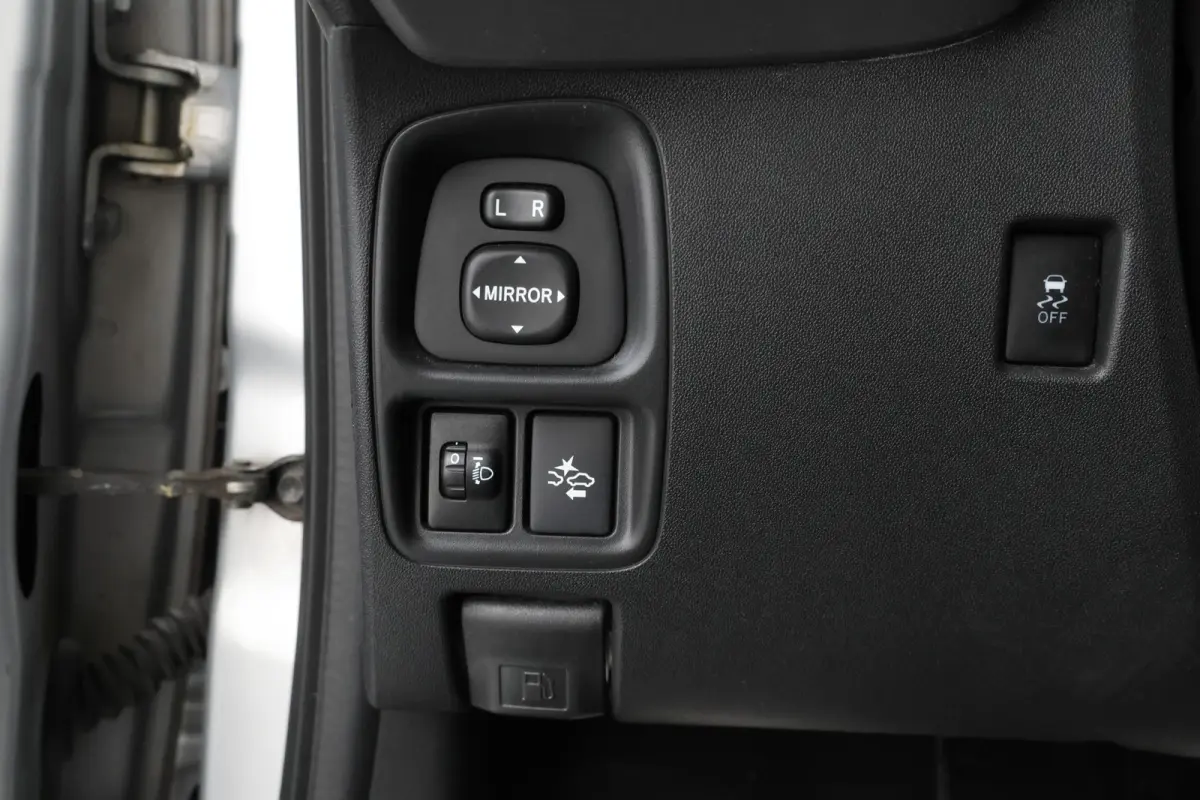 1.0 VVT-i x-play 5 Deurs, Camera,