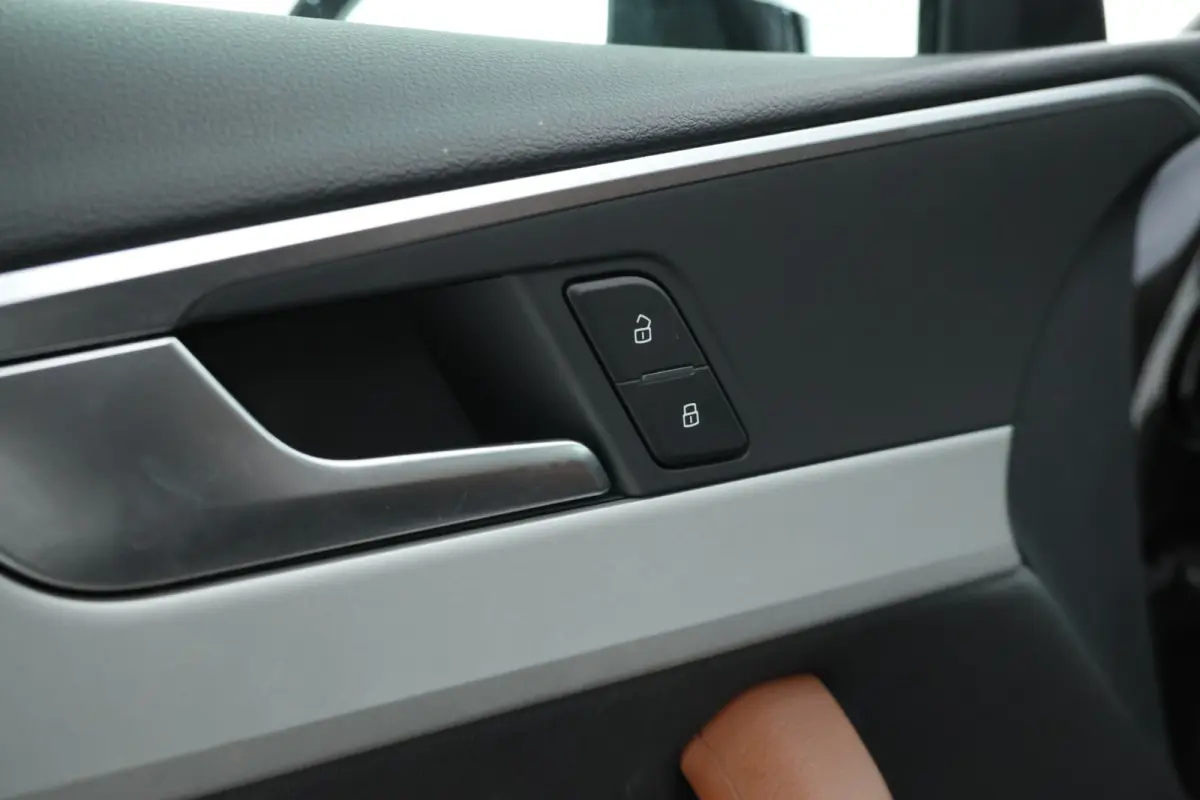 35 TDI S edition 136PK Virtual, Leder, Climate,