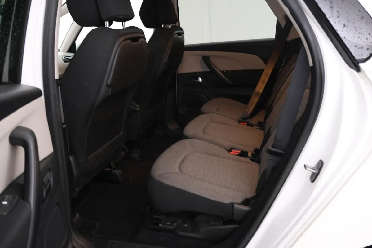 1.6 BlueHDI Business 94g. Massage stoelen, Navigatie, Airco.