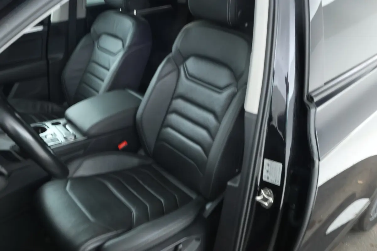 3.0 TSi eHybrid 4MOTION FULL BLACK! Navi, leer,