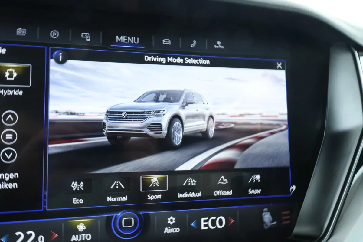 3.0 TSi eHybrid 4MOTION FULL BLACK! Navi, leer,
