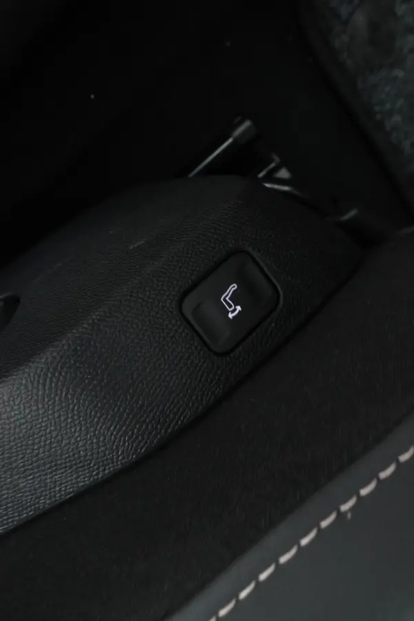 1.5 BlueHDI Allure Automaat, Digital dash! halfleder, climate,