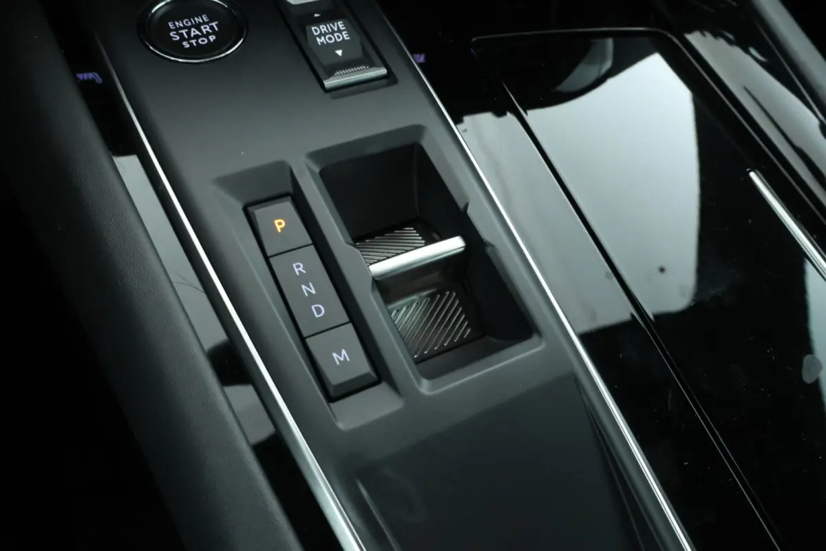 1.5 BlueHDI Allure Automaat, Digital dash! halfleder, climate,