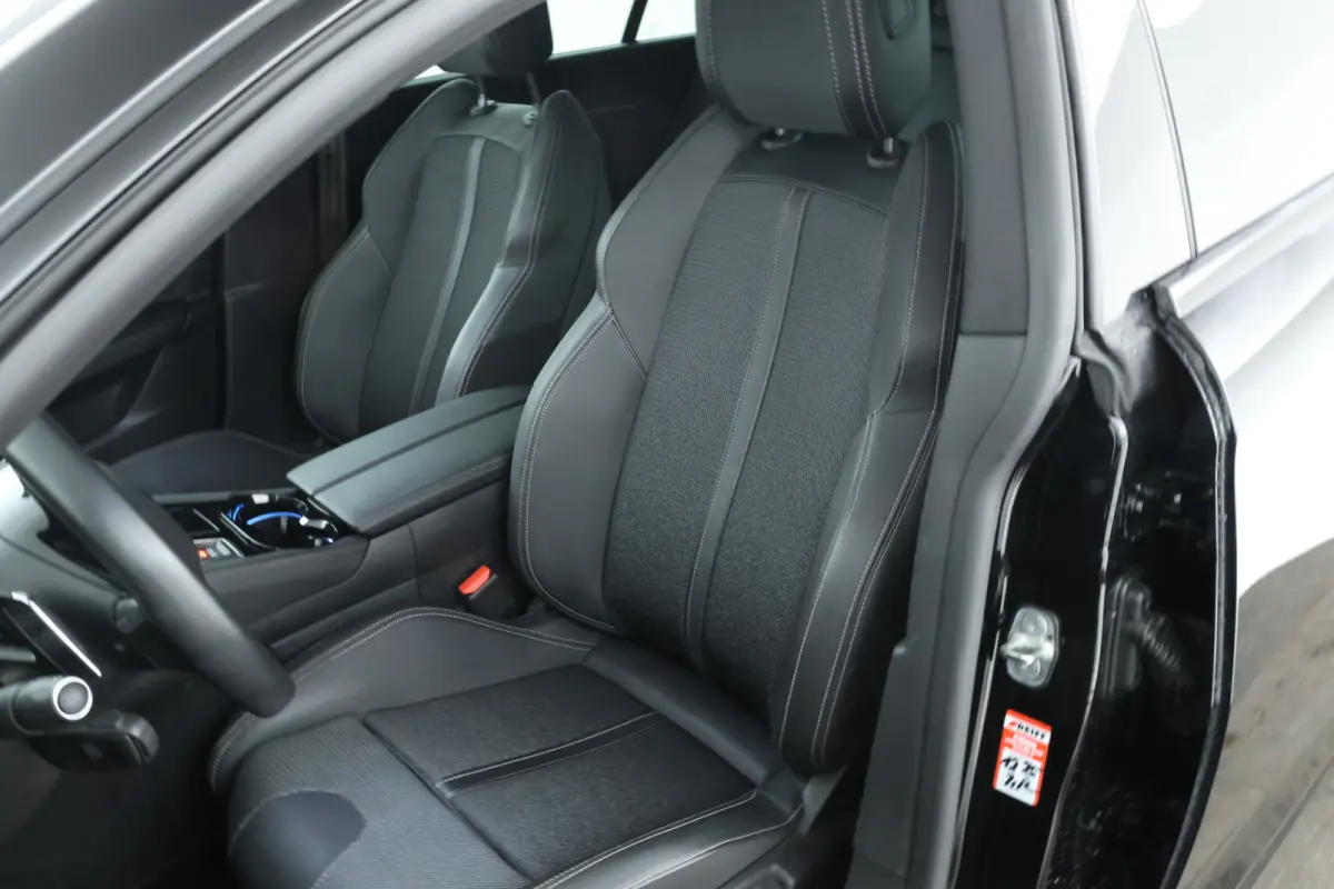 1.5 BlueHDI Allure Automaat, Digital dash! halfleder, climate,