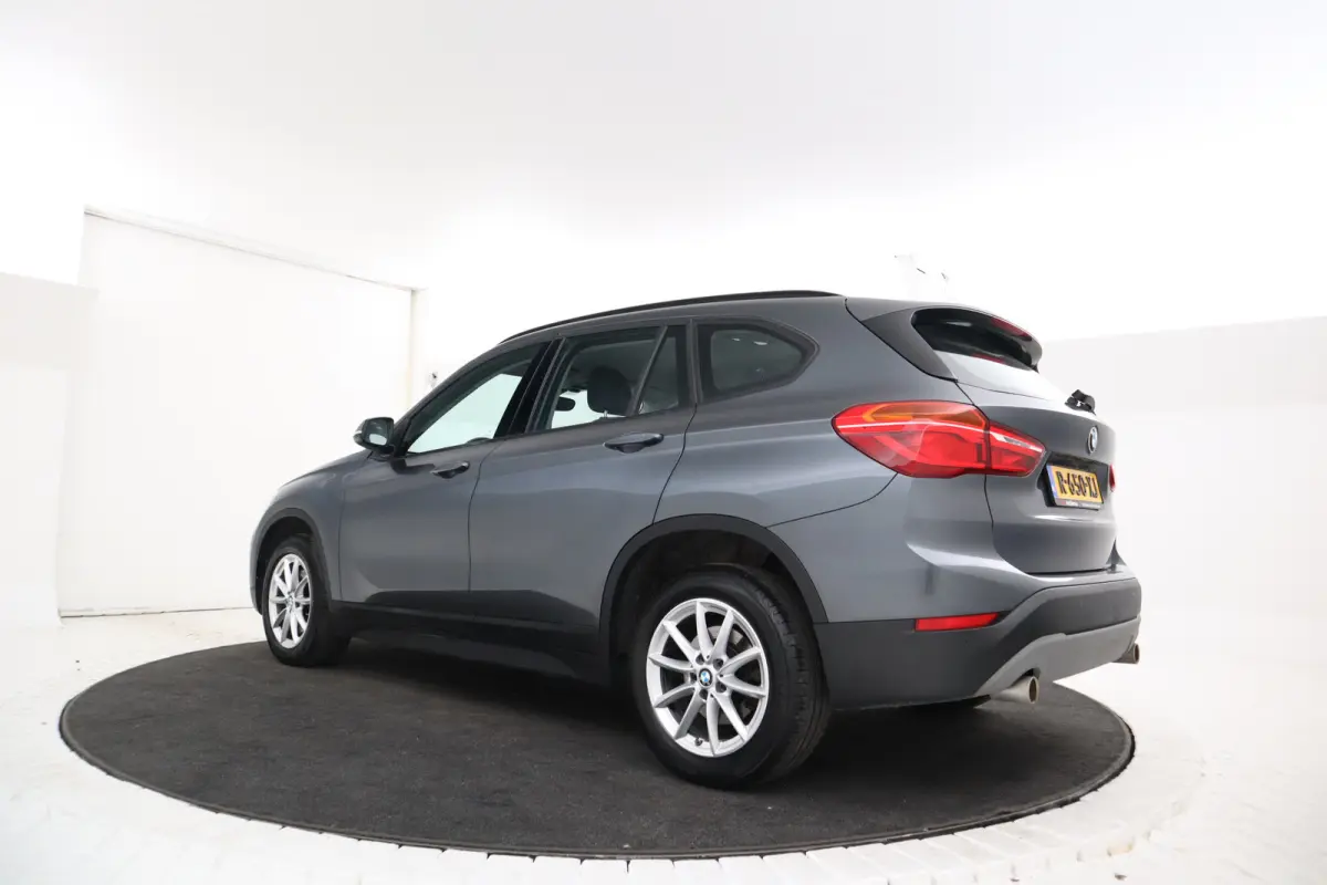sDrive20i High Executive 192 PK! Memory seat, Stoelverwarming, Navigatie, Cruise