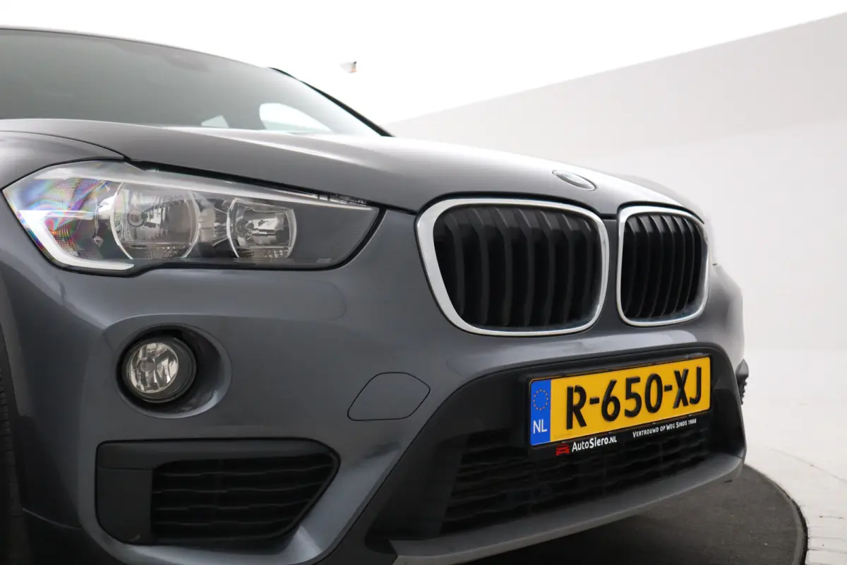 sDrive20i High Executive 192 PK! Memory seat, Stoelverwarming, Navigatie, Cruise