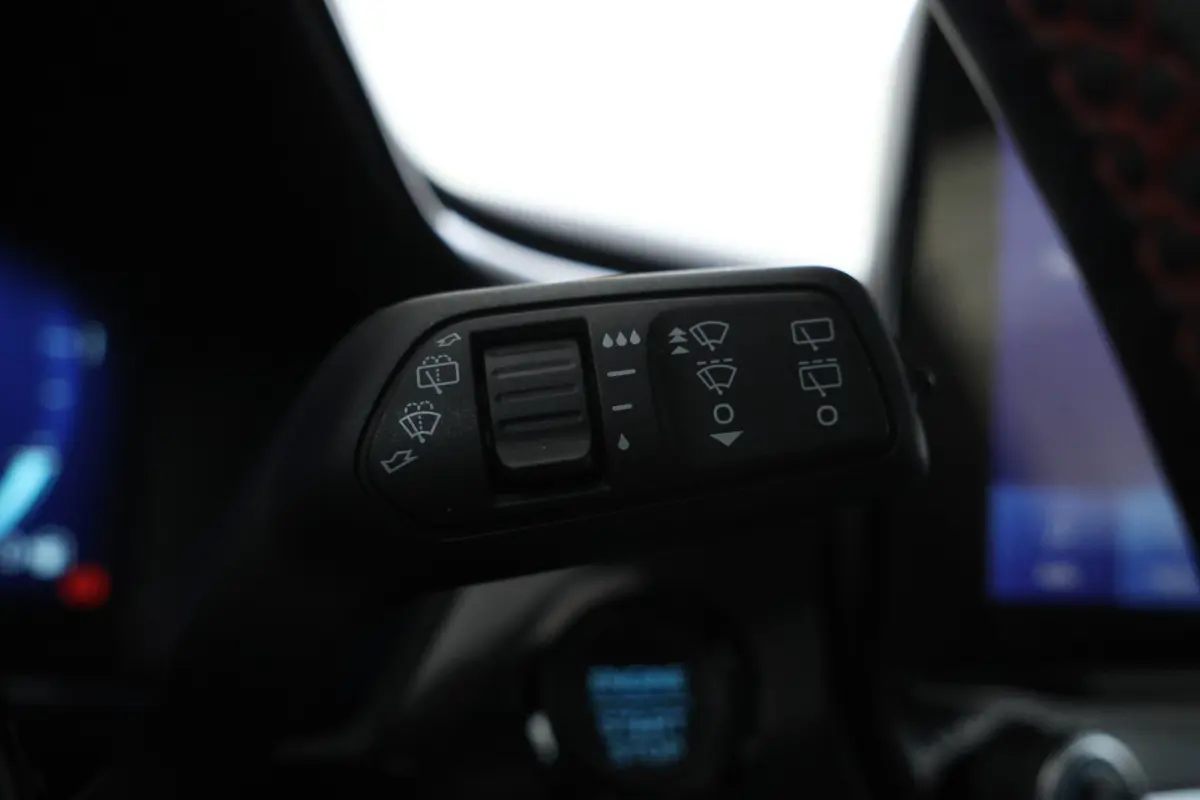 1.5 TDCI St-line Uniek!, Panorama, Spoilers, Navi, Apple carplay etc. etc.