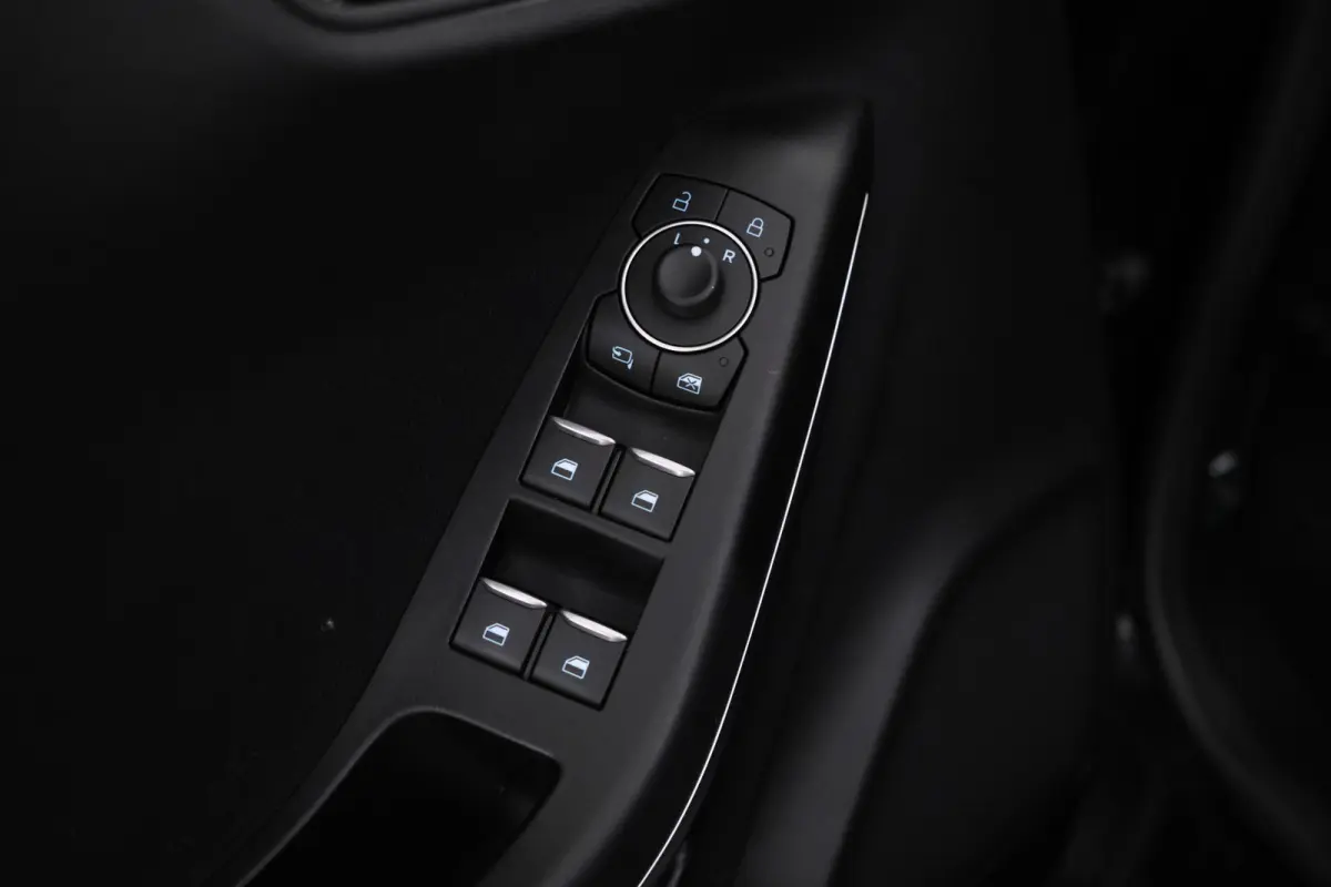1.5 TDCI St-line Uniek!, Panorama, Spoilers, Navi, Apple carplay etc. etc.