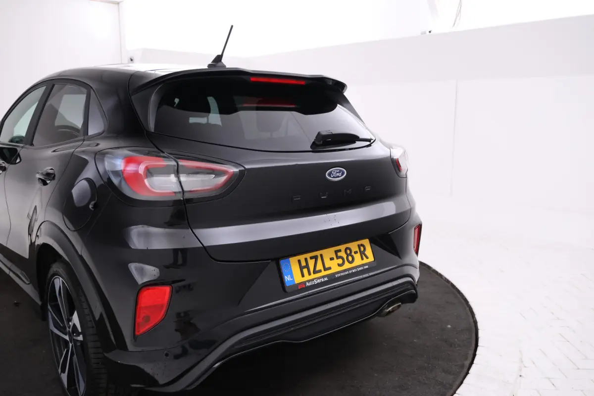 1.5 TDCI St-line Uniek!, Panorama, Spoilers, Navi, Apple carplay etc. etc.
