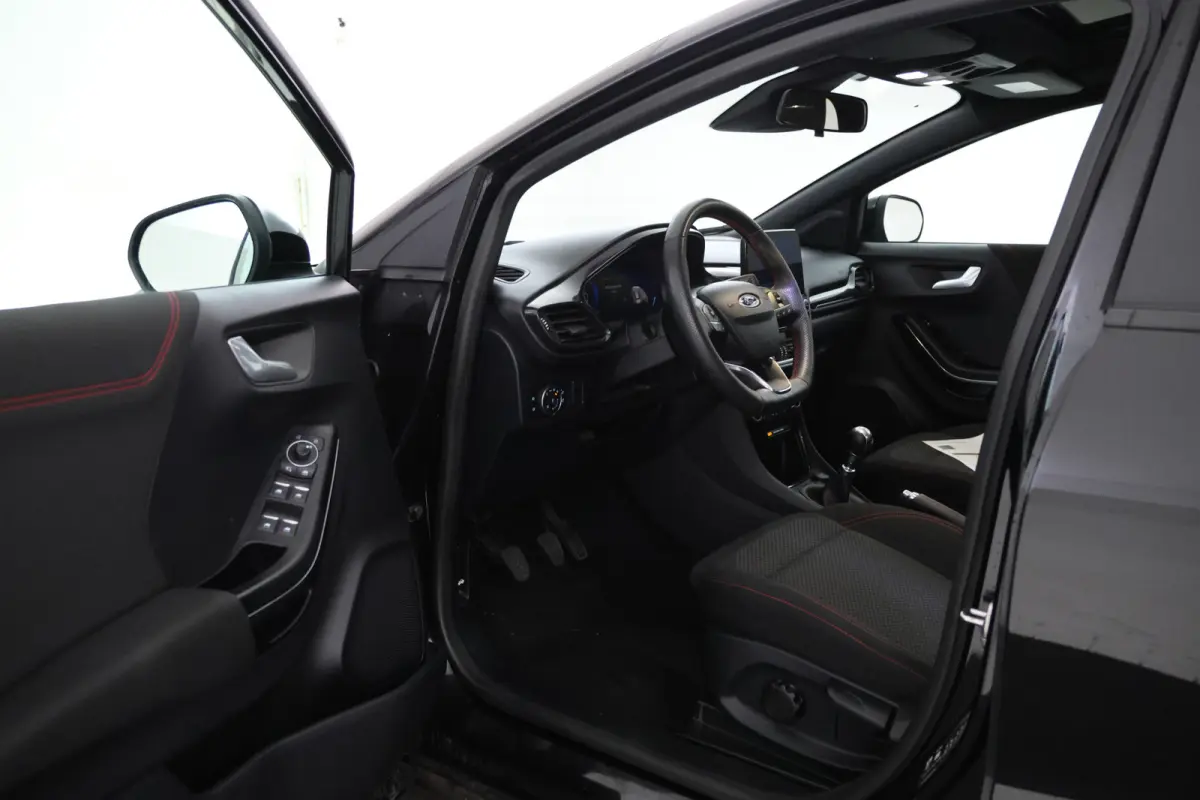 1.5 TDCI St-line Uniek!, Panorama, Spoilers, Navi, Apple carplay etc. etc.