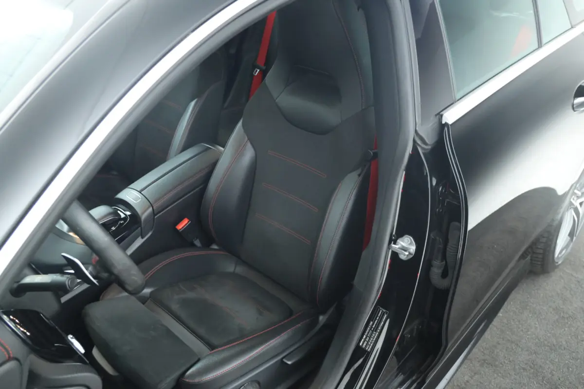 AMG 45 S 4MATIC+ 422Pk, Navigatie, Climate
