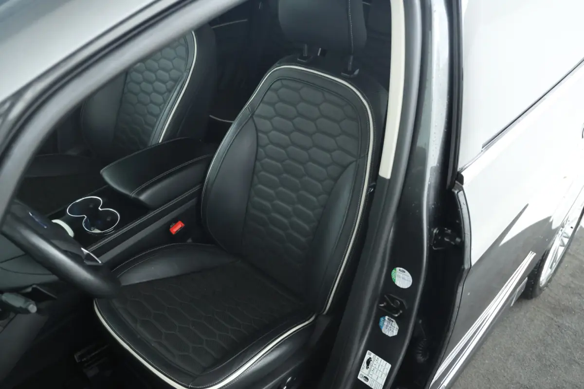 2.0 EcoBlue Bi-Turbo Vignale 177Pk, Navigatie, Leer, Climate,