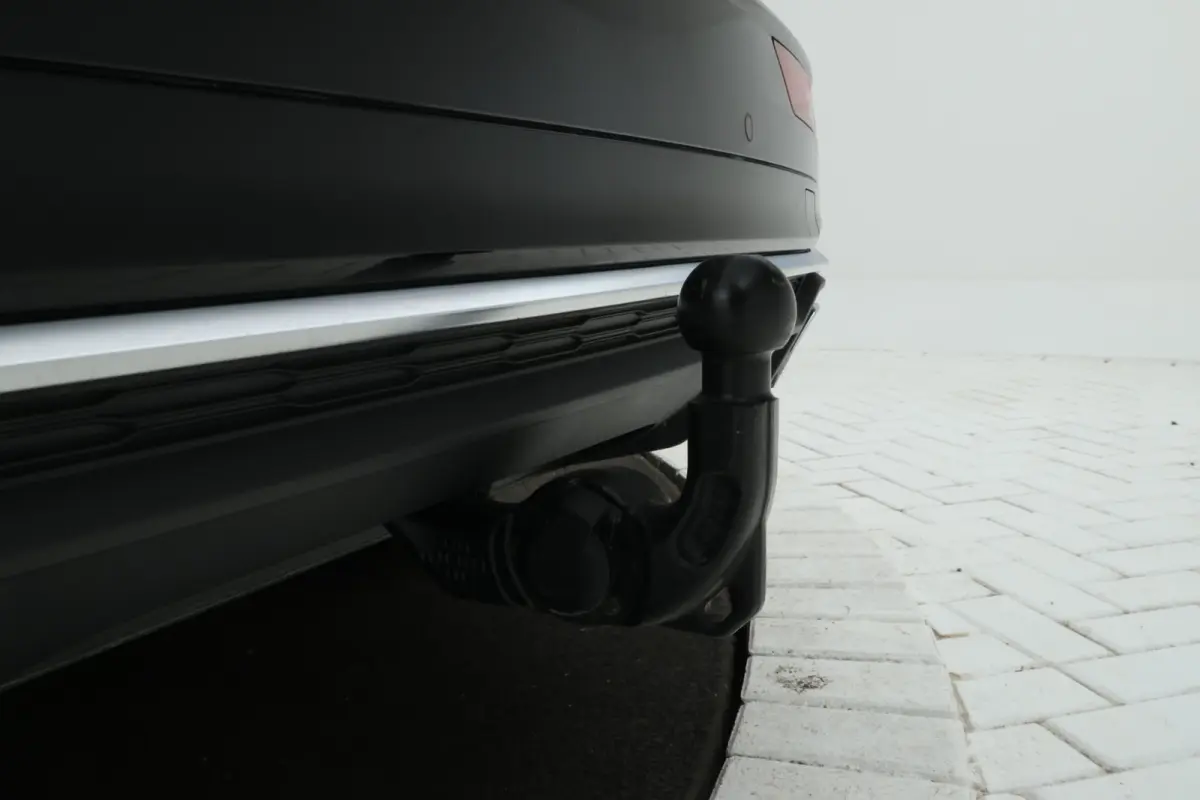 30 TDI Design Stoelverwamring V/A, el schuif-/kanteldak, Trekhaak etc etc