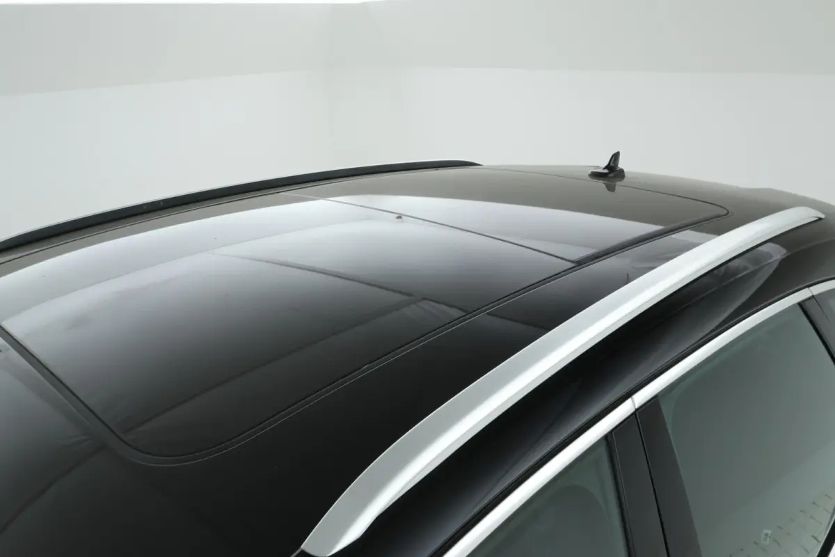 30 TDI Design Stoelverwamring V/A, el schuif-/kanteldak, Trekhaak etc etc