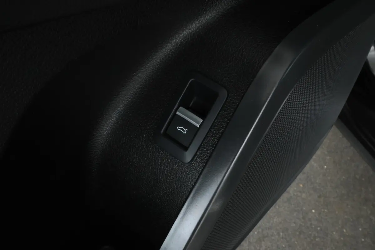 30 TDI Design Stoelverwamring V/A, el schuif-/kanteldak, Trekhaak etc etc