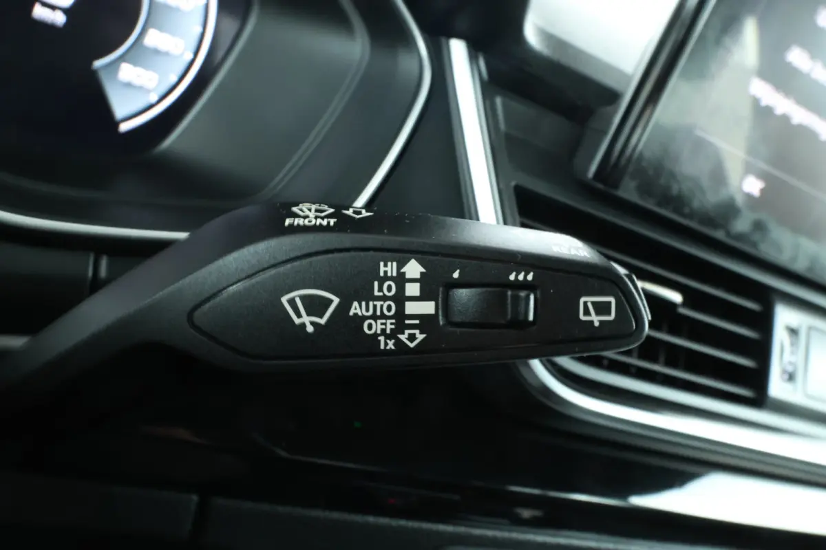 30 TDI Design Stoelverwamring V/A, el schuif-/kanteldak, Trekhaak etc etc