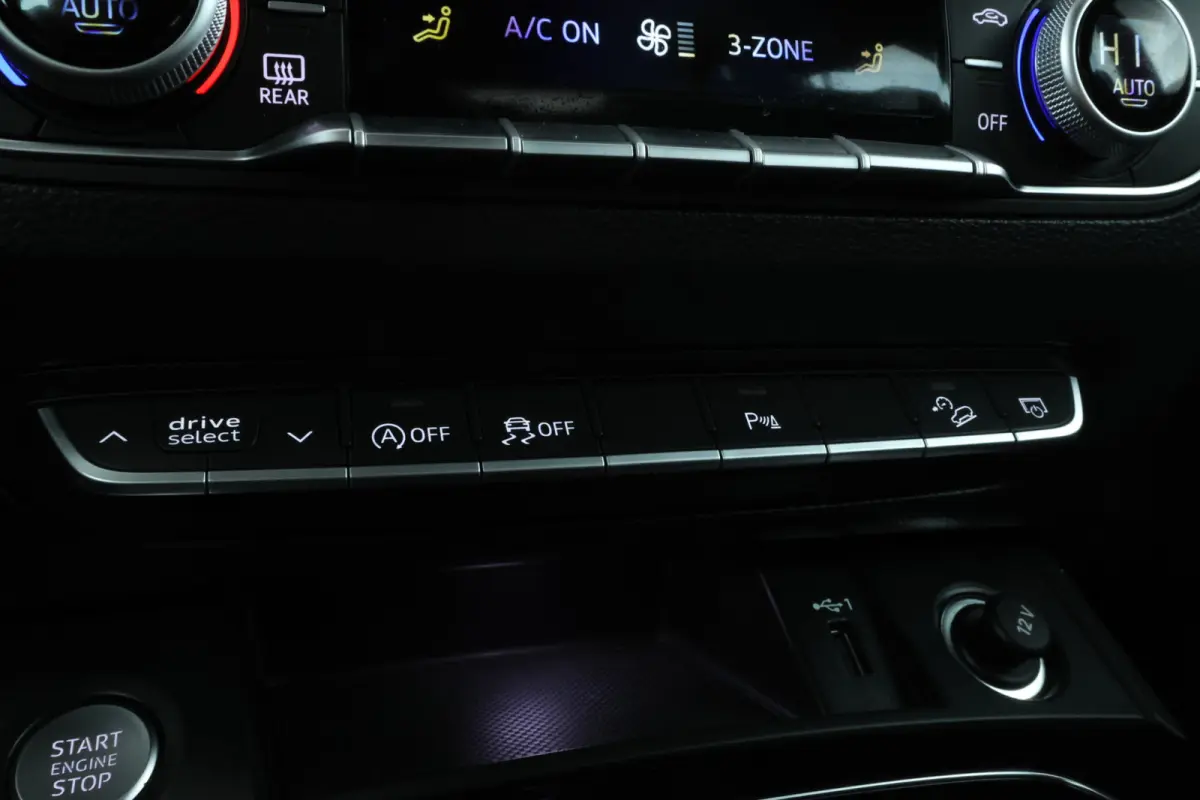30 TDI Design Stoelverwamring V/A, el schuif-/kanteldak, Trekhaak etc etc