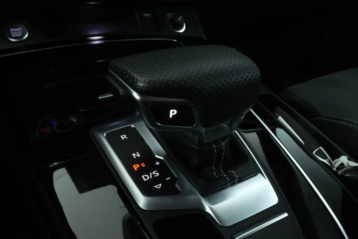 30 TDI Design Stoelverwamring V/A, el schuif-/kanteldak, Trekhaak etc etc