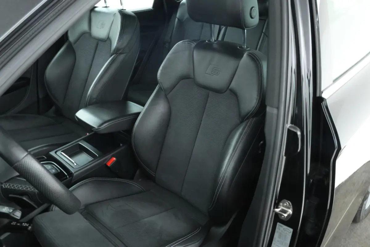 30 TDI Design Stoelverwamring V/A, el schuif-/kanteldak, Trekhaak etc etc