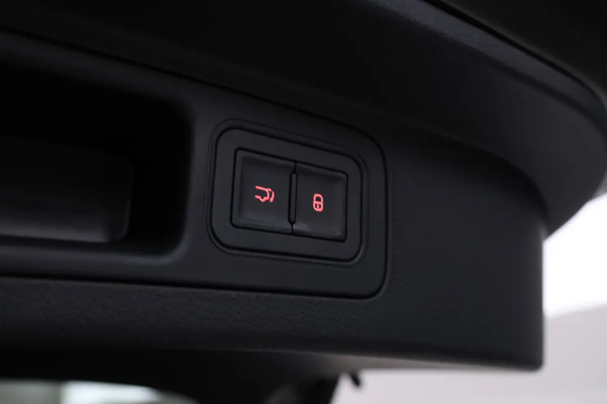 1.5 DM-i FWD Boost Plug in hybrid, Fabrieksnieuw!