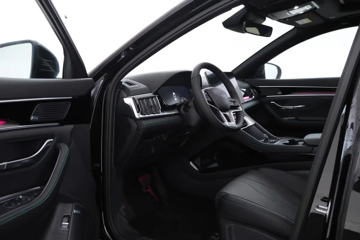 1.5 DM-i FWD Boost Plug in hybrid, Fabrieksnieuw!