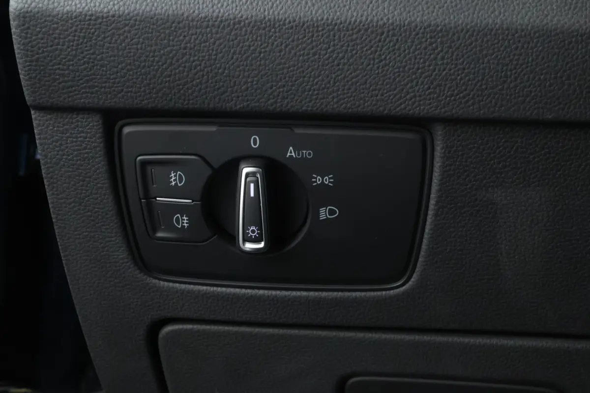 1.6 TDI Comfort Business Automaat, Navigatie, Apple carplay, Climate,