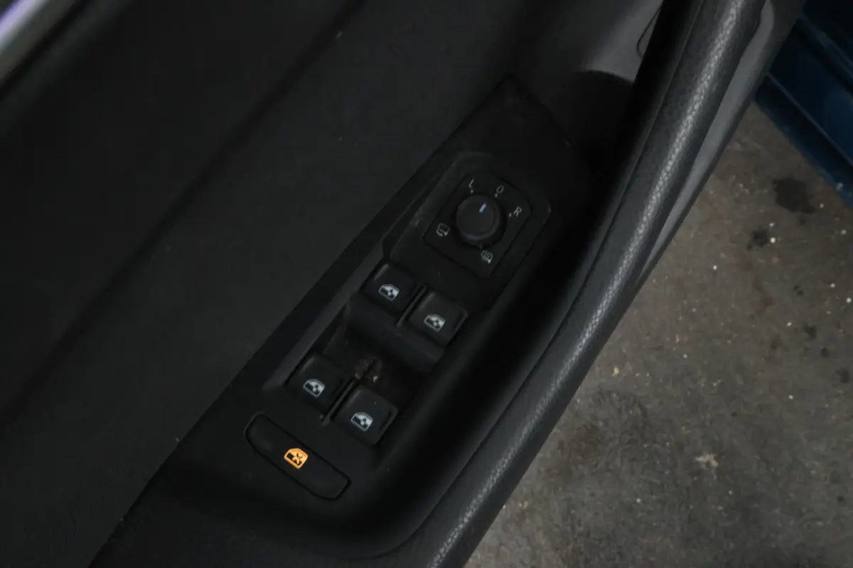 1.6 TDI Comfort Business Automaat, Navigatie, Apple carplay, Climate,