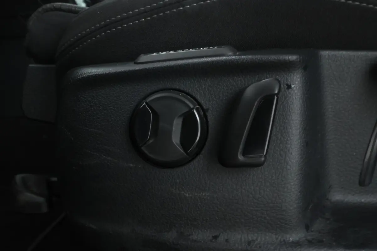 1.6 TDI Comfort Business Automaat, Navigatie, Apple carplay, Climate,