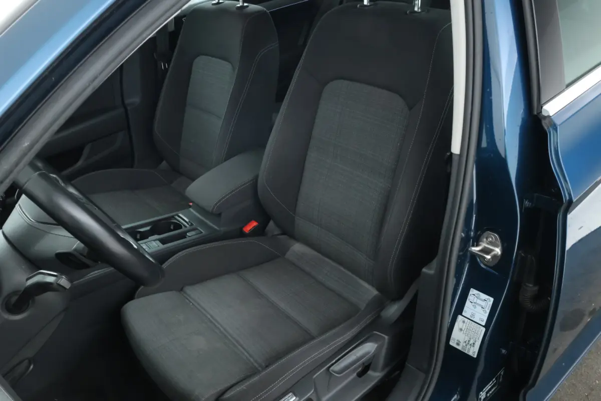 1.6 TDI Comfort Business Automaat, Navigatie, Apple carplay, Climate,