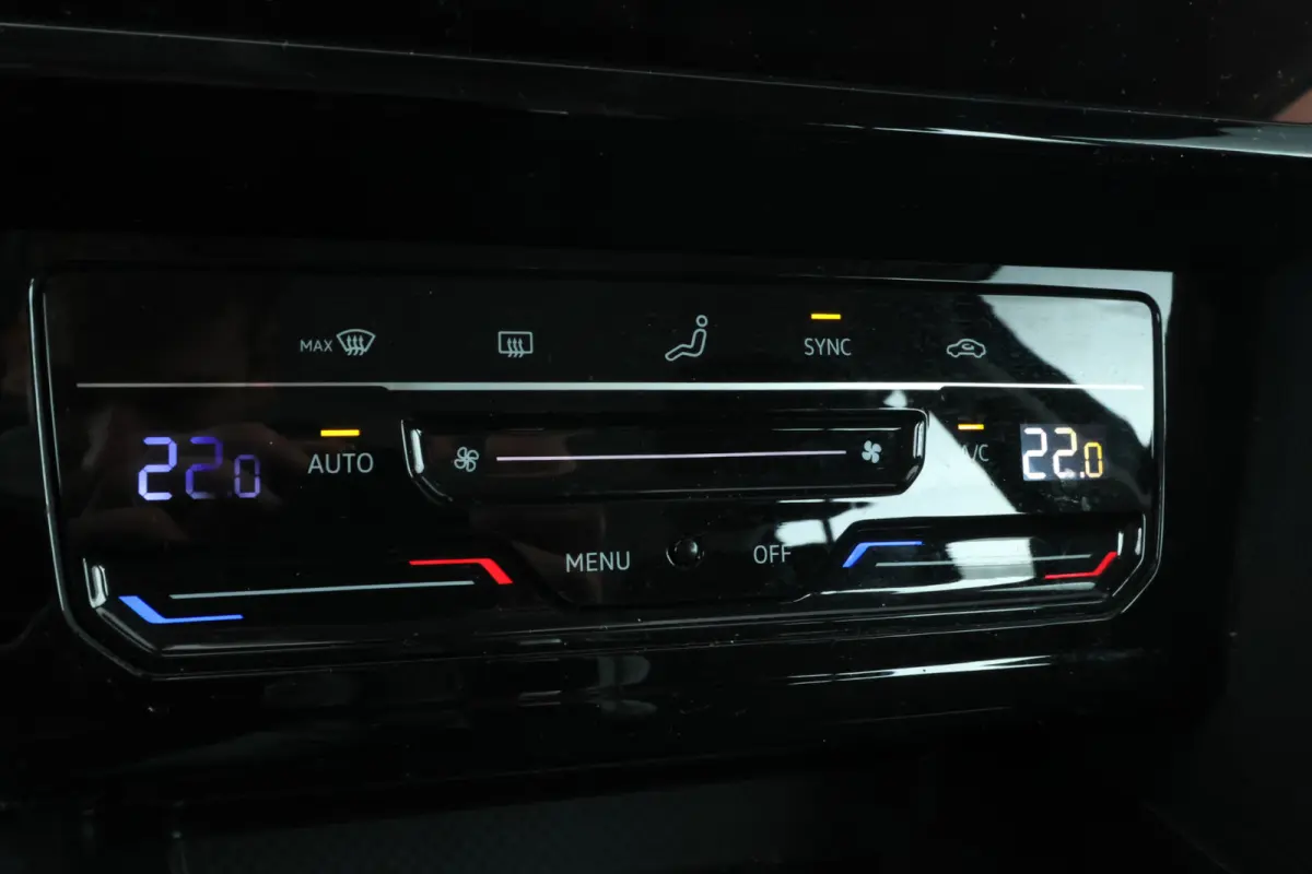 1.6 TDI Comfort Business Automaat, Navigatie, Apple carplay, Climate,