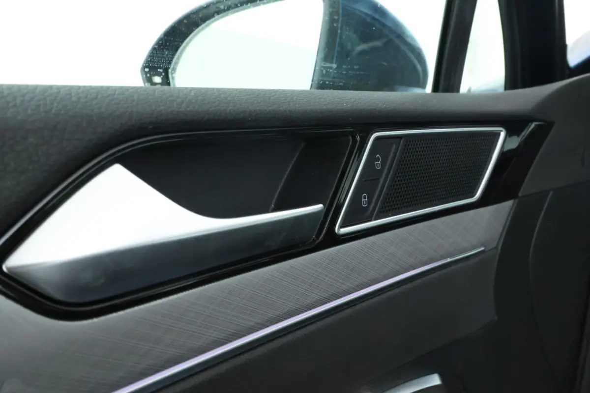 1.6 TDI Comfort Business Automaat, Navigatie, Apple carplay, Climate,