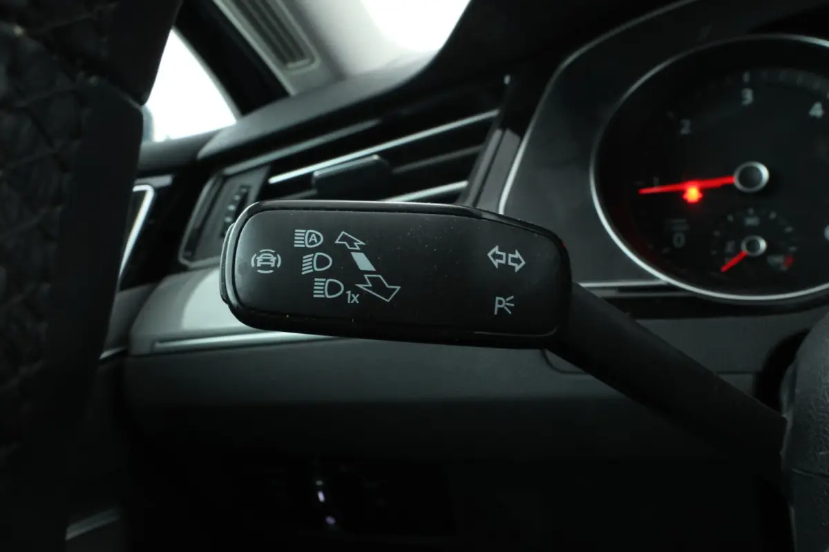1.6 TDI Comfort Business Automaat, Navigatie, Apple carplay, Climate,