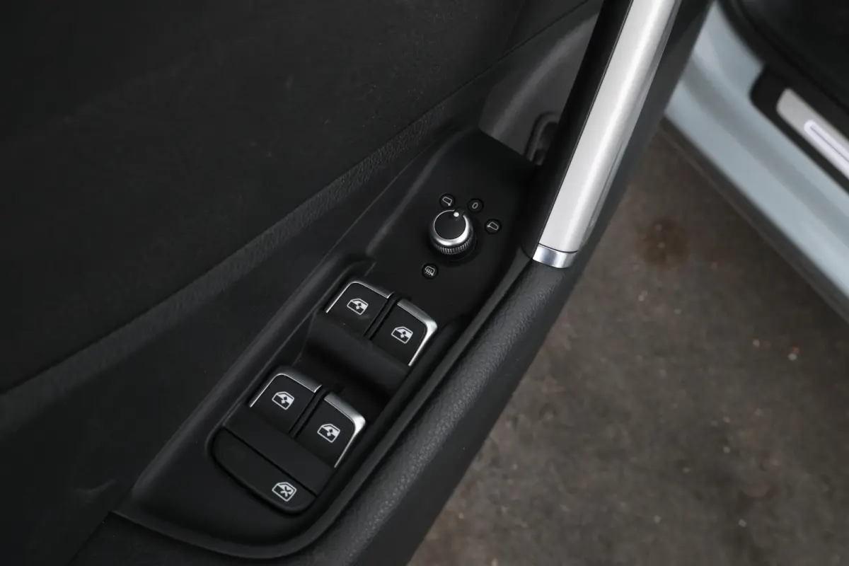 30 TFSI S Edition - Camera, Stoelverwarming, Volleder, Navigatie