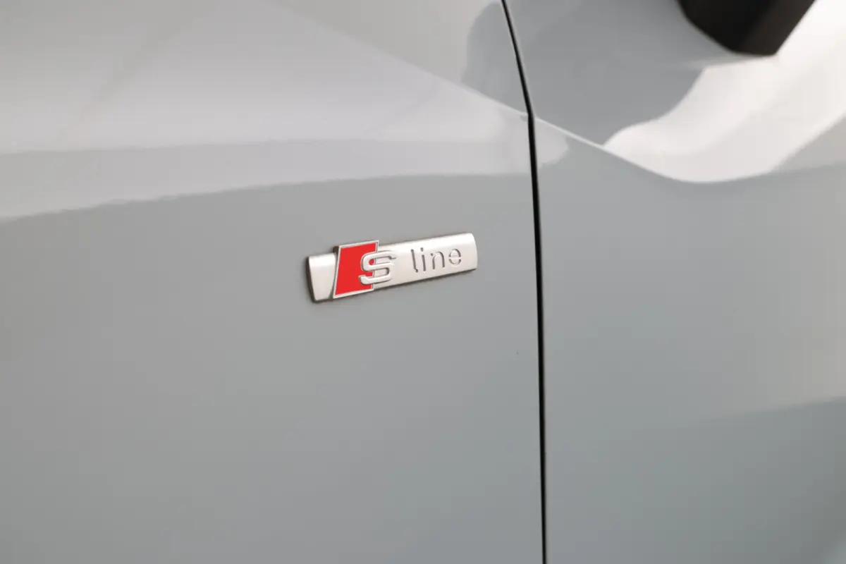 30 TFSI S Edition - Camera, Stoelverwarming, Volleder, Navigatie