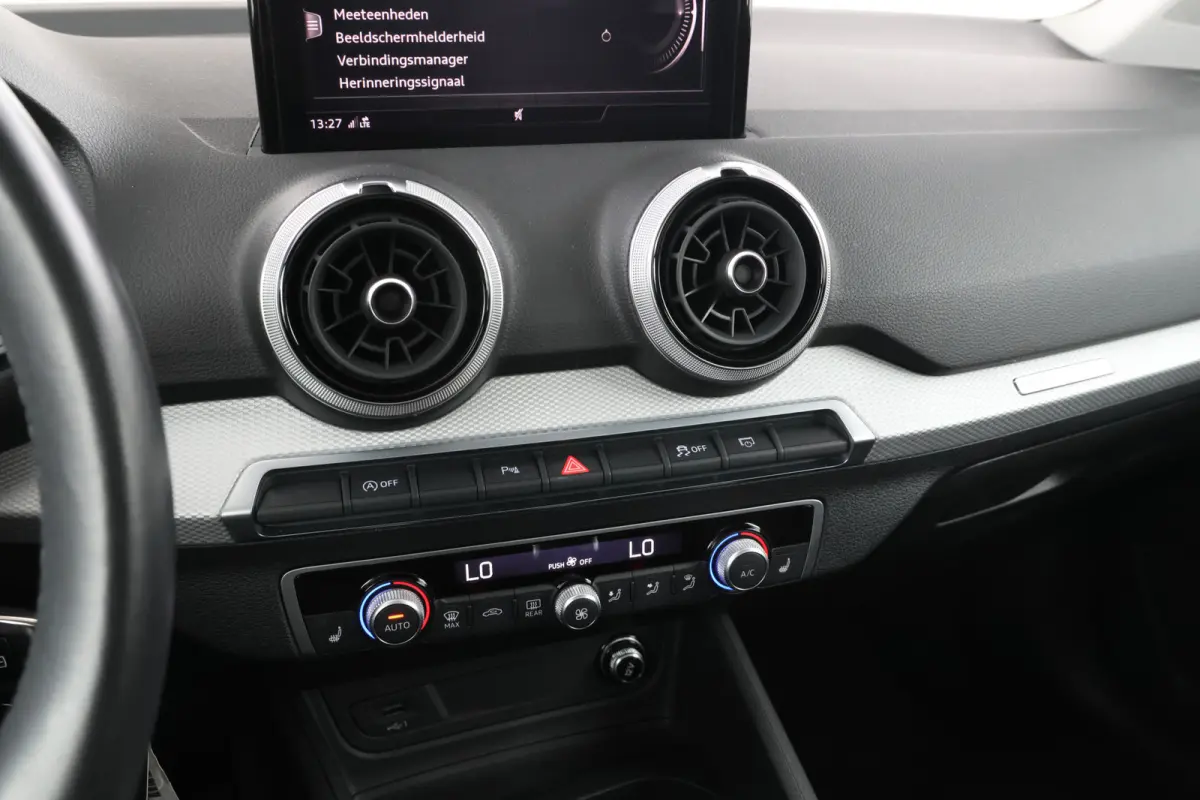 30 TFSI S Edition - Camera, Stoelverwarming, Volleder, Navigatie