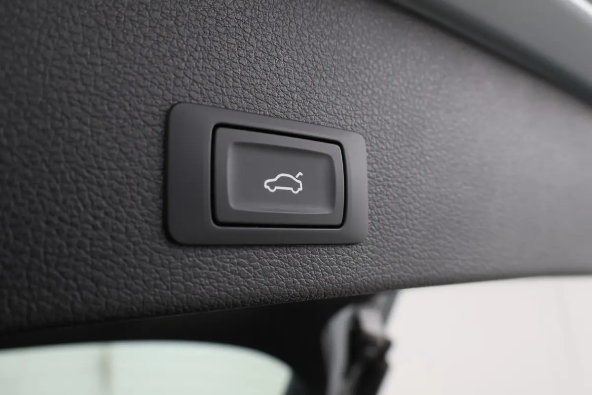 30 TFSI S Edition - Camera, Stoelverwarming, Volleder, Navigatie