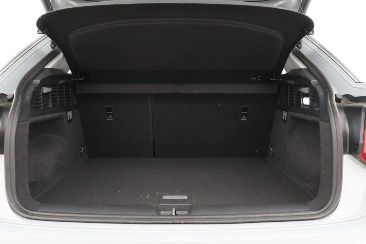 30 TFSI S Edition - Camera, Stoelverwarming, Volleder, Navigatie