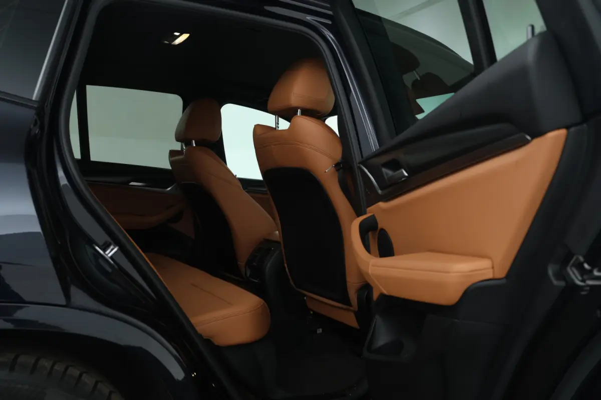 xDrive30e High Executive - 360°cam, Stoelverwarming, Volleder, Carplay, interieur voorverwarming/(koeling)
