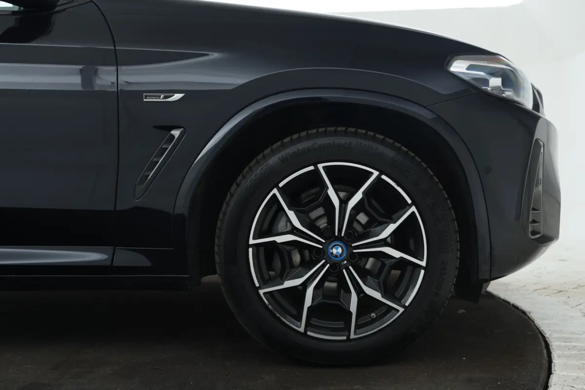 xDrive30e High Executive - 360°cam, Stoelverwarming, Volleder, Carplay, interieur voorverwarming/(koeling)