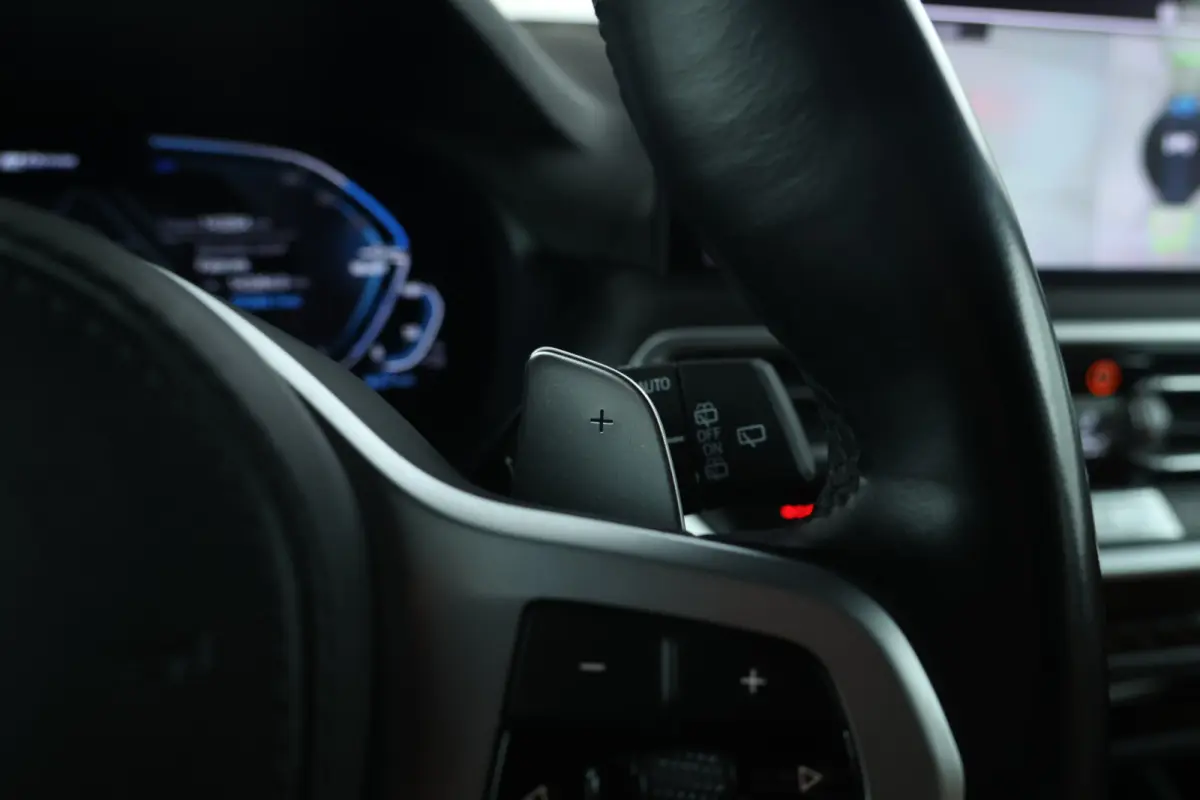 xDrive30e High Executive - 360°cam, Stoelverwarming, Volleder, Carplay, interieur voorverwarming/(koeling)