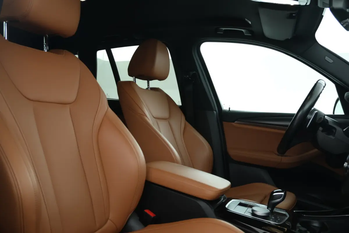 xDrive30e High Executive - 360°cam, Stoelverwarming, Volleder, Carplay, interieur voorverwarming/(koeling)