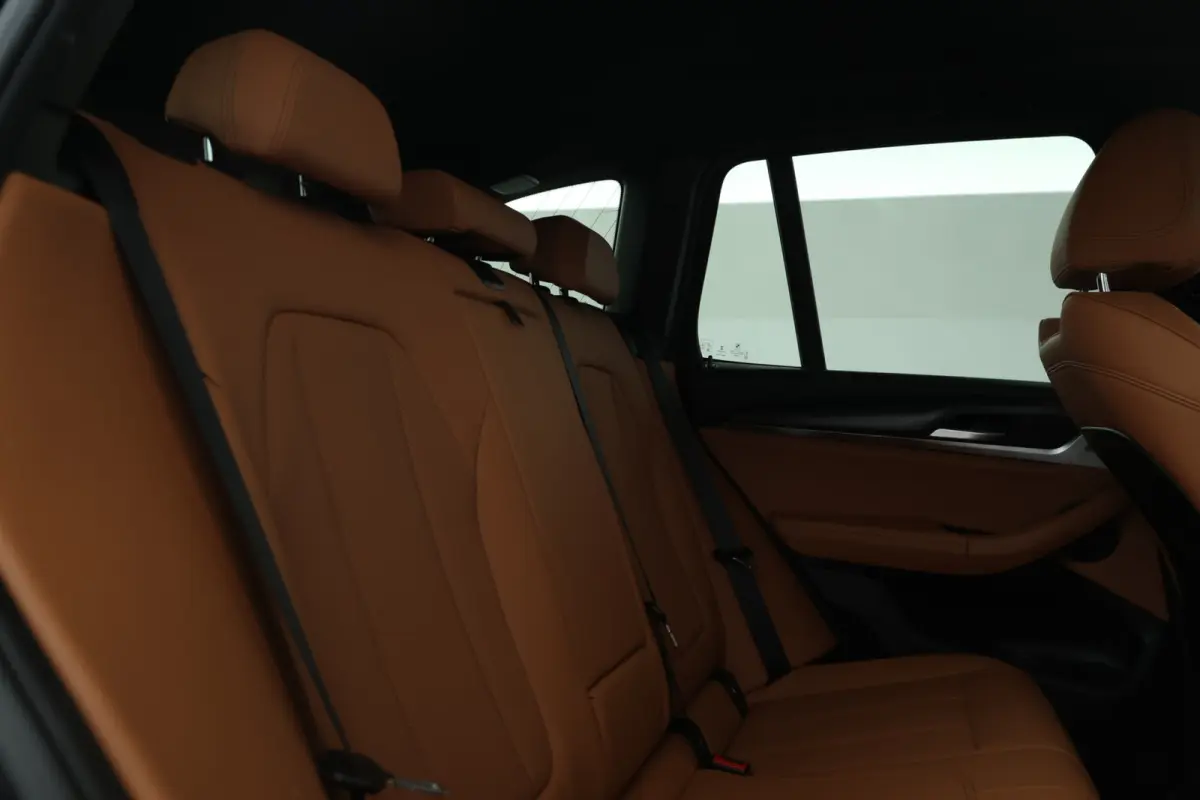 xDrive30e High Executive - 360°cam, Stoelverwarming, Volleder, Carplay, interieur voorverwarming/(koeling)