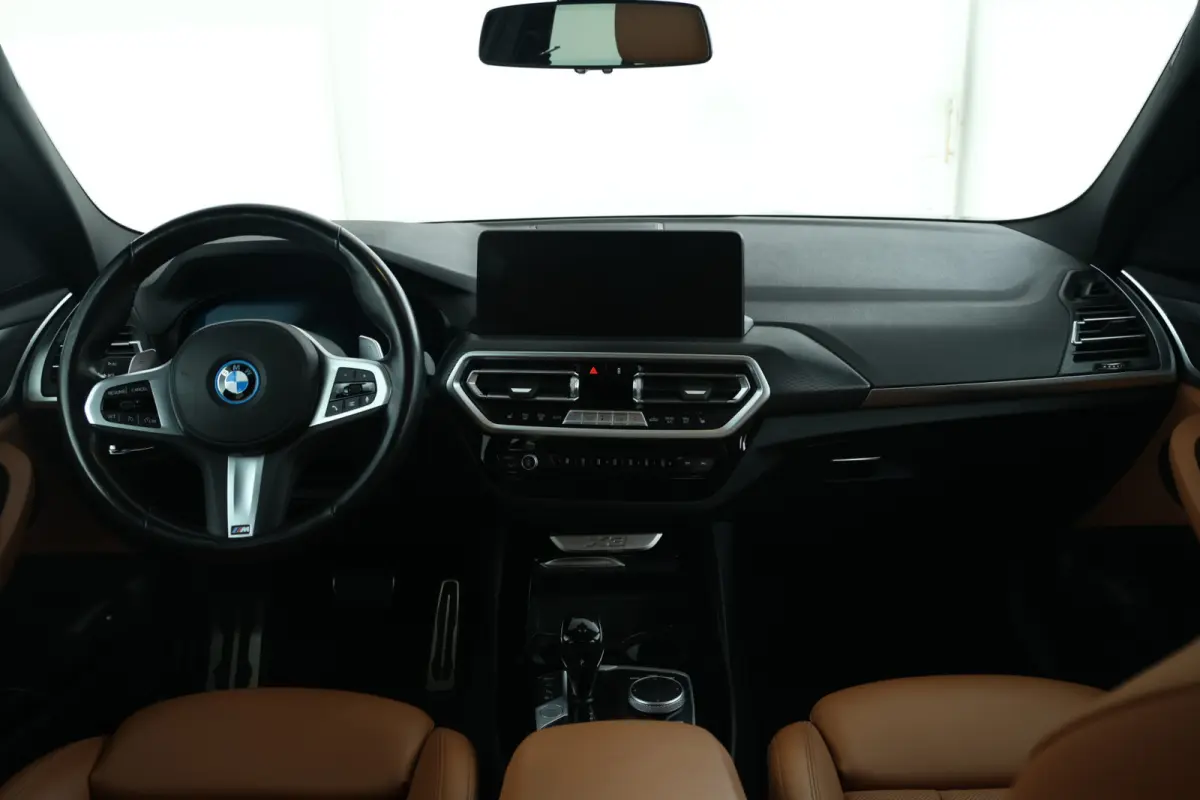 xDrive30e High Executive - 360°cam, Stoelverwarming, Volleder, Carplay, interieur voorverwarming/(koeling)