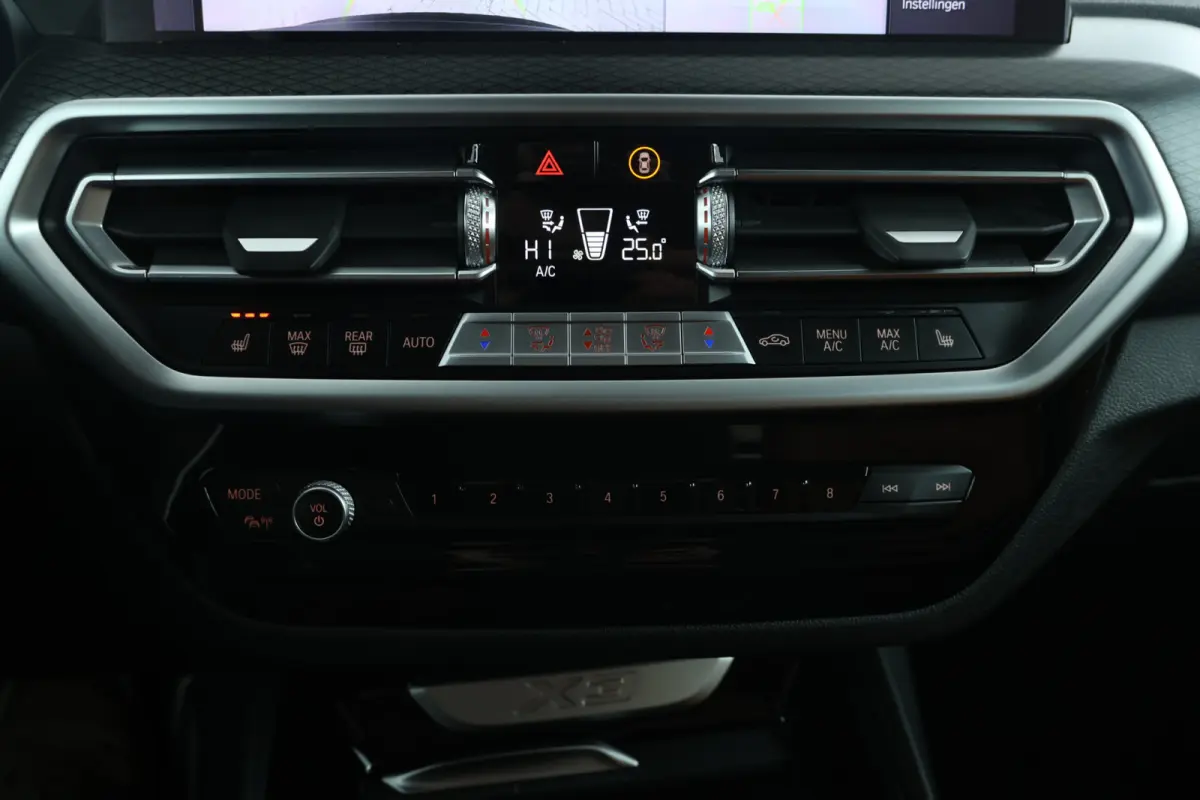 xDrive30e High Executive - 360°cam, Stoelverwarming, Volleder, Carplay, interieur voorverwarming/(koeling)