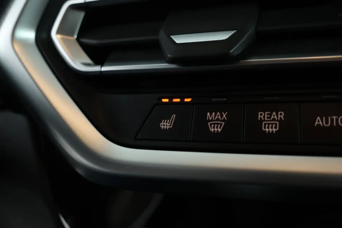 xDrive30e High Executive - 360°cam, Stoelverwarming, Volleder, Carplay, interieur voorverwarming/(koeling)